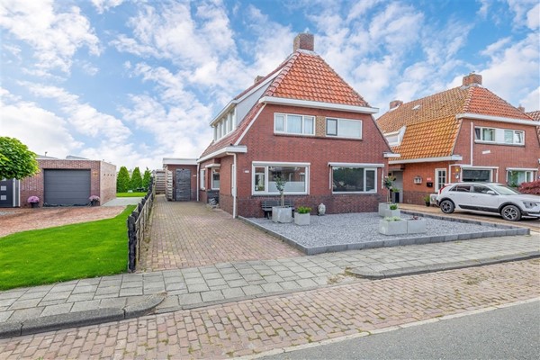 Te koop: Karakteristieke twee onder een kapwoning met drie slaapkamers, levensloopbestendig en kunststof kozijnen!